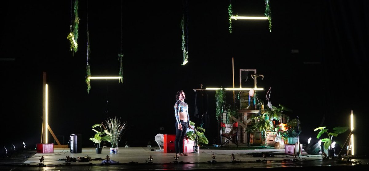 Esta finde Venres e Sábado ás 22:00 temos: “Microperspectivas dun marica millenial” de Incendiaria.
Venres e sábado || 22h || 8€ Reserva telefónica, 986331622 en horario de Martes a Sábado de 10:00 a 21:00.