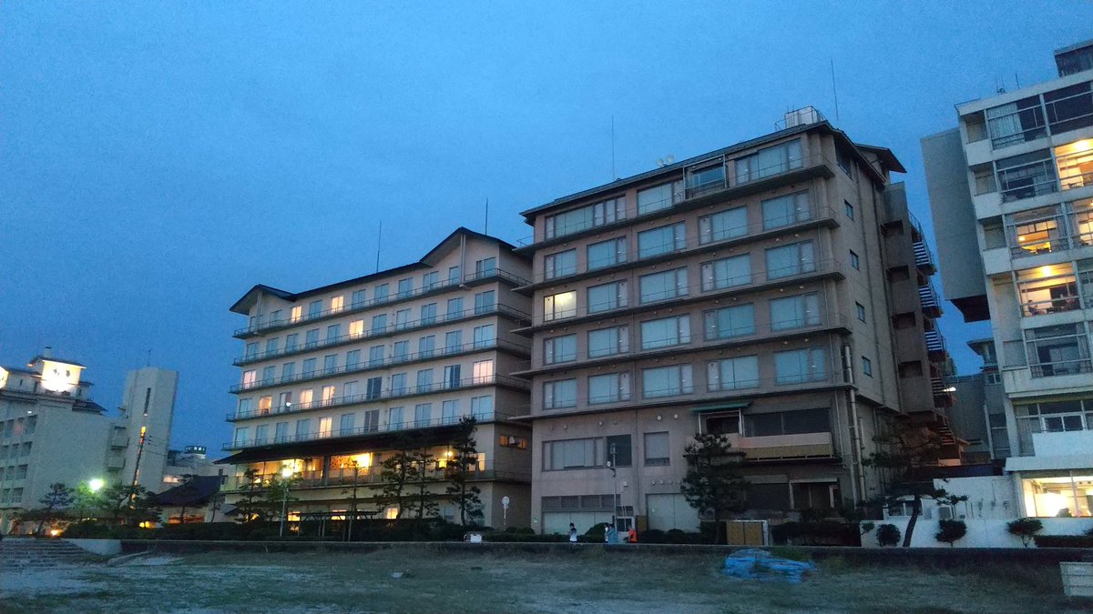 Da2da2 夕方 米子市の皆生温泉街のウォーキング ちょっと宿泊施設に灯りが灯りはじめてました 営業再開はじめたのかな Da2da2 夕方 米子市の皆生温泉街のウォーキング ちょっと宿泊施設に灯りが灯りはじめてました 営業再開はじめたのかな