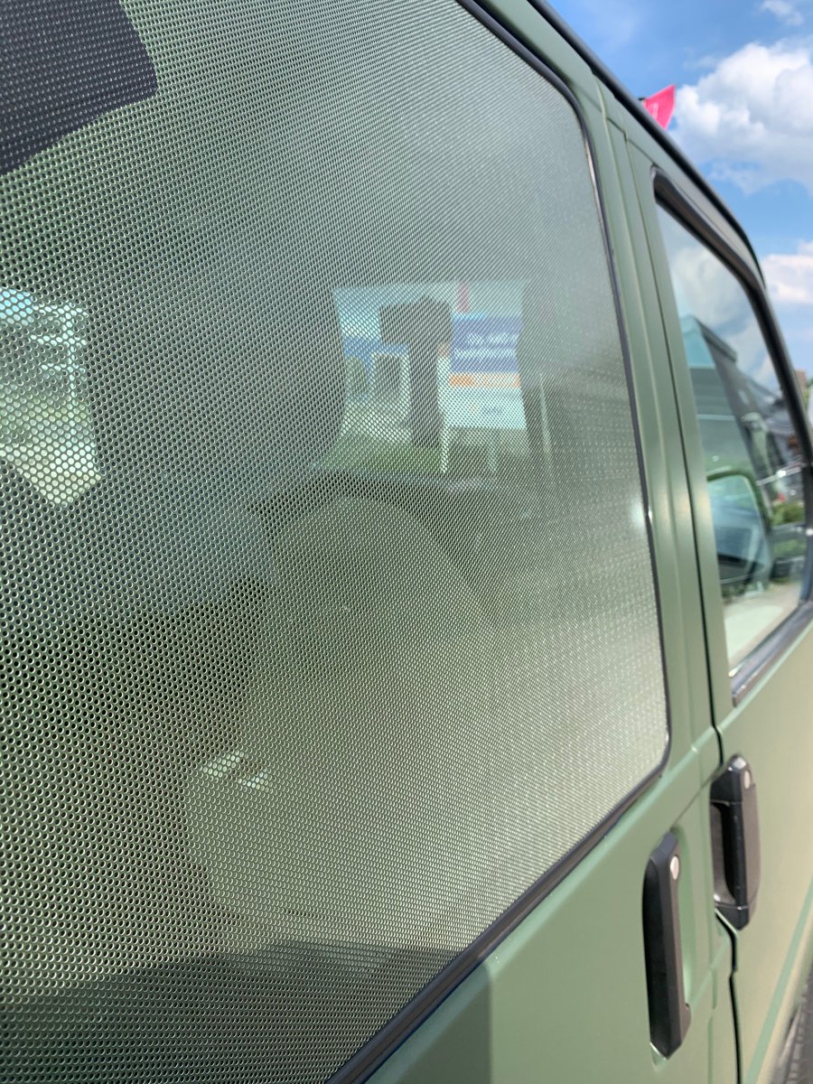 Autobeletterd's tweet photo. Recent hebben we voor een klant uit de regio #Rotterdam een #Volkswagen #Transporter #T4 voorzien van een complete #carwrap, uitgevoerd in matte folie en #OneWayVisionFolie. Benieuwd naar de mogelijkheden met uw auto? https://t.co/wfpa3war1z #autobelettering https://t.co/JcG8QnhYpF
