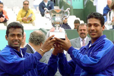  @Leander turned his sights to doubles with some success with partners such as Sébastien Lareau and Kevin Ullyett. With Mahesh Bhupathi it was a winning combo. In 1999 they reached finals of all 4 grand slams and won the French Open (one trophy for two people wtf) and Wimbledon.