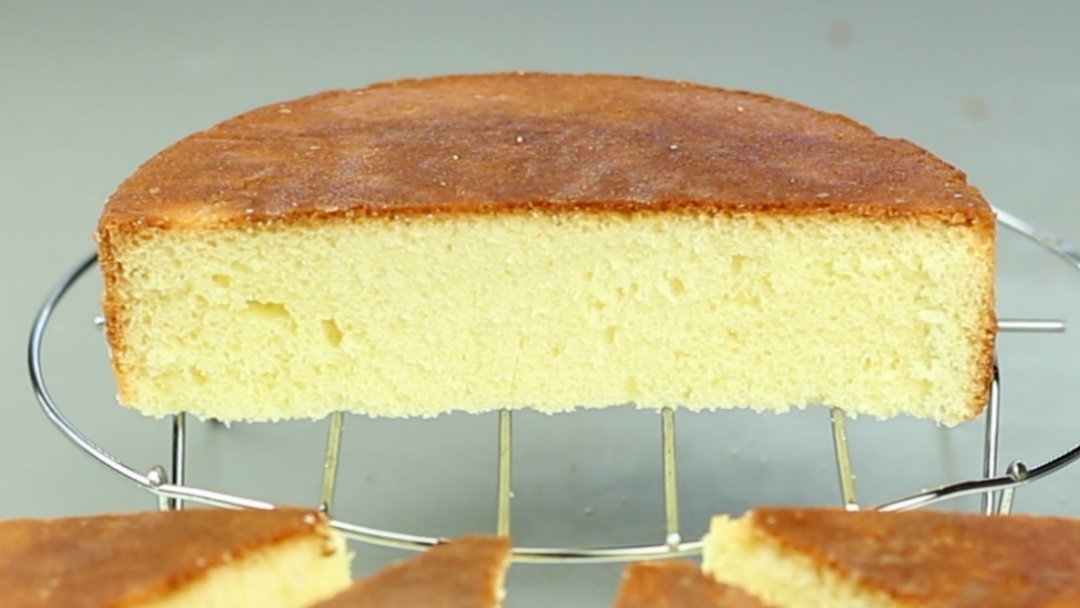 kirbyquimado's tweet photo. Sponge Cake Only 3 Ingredients in Lockdown! [No Oven, No Baking Powder/Soda, No Milk, No Butter, No Vanilla] https://t.co/4VrGN2nUIU