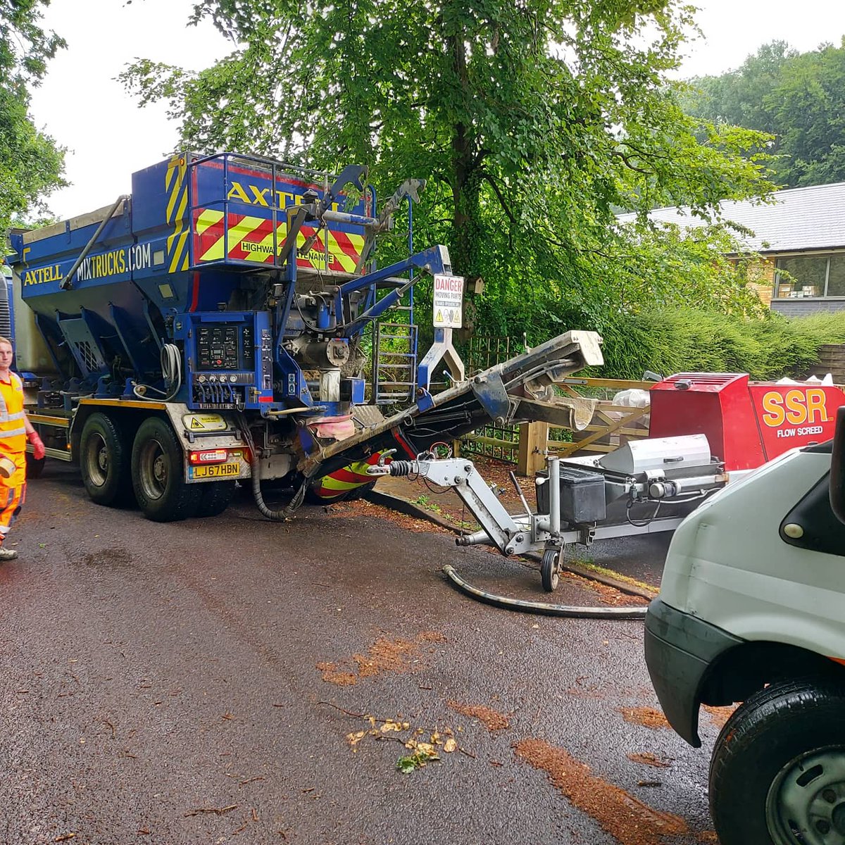 Little pour near Andover using our cement based liquid screed. Lovely job done. <a href="/AxtellLtd/">Axtell Ltd</a>