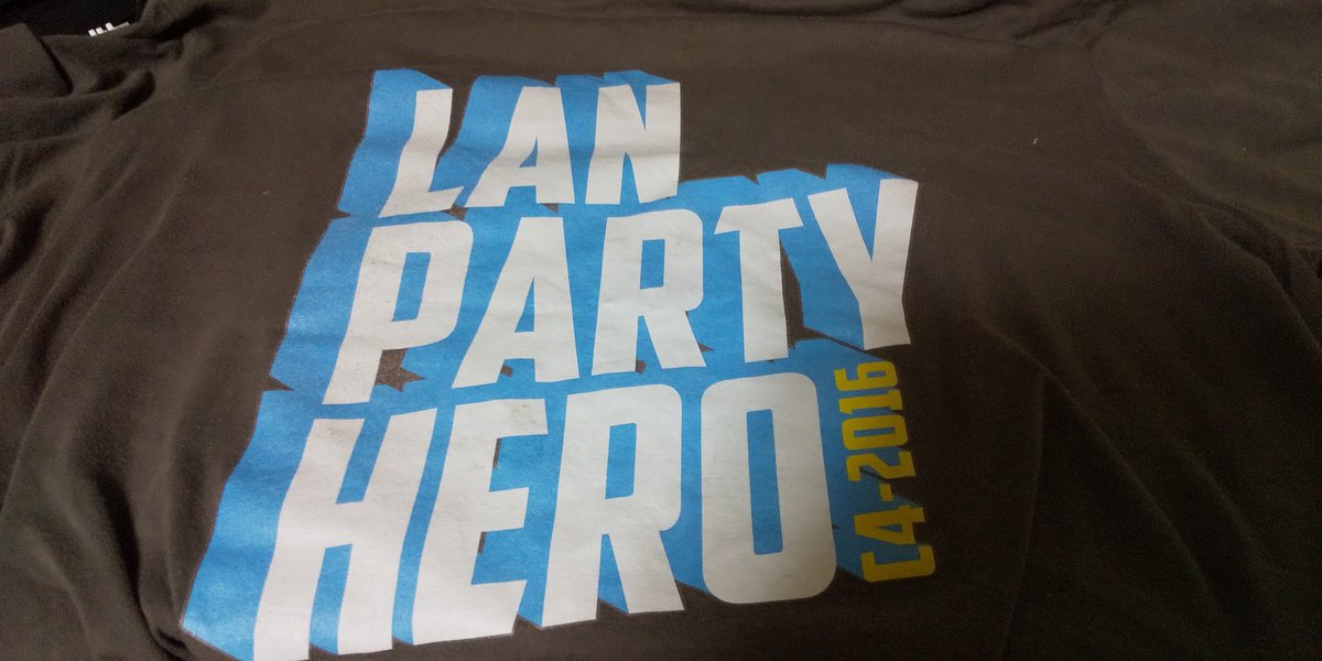 z1gz4gg3r's tweet photo. 着倒し過ぎてヨレヨレにたるんでしもた第1回 #CyAC_C4 のちの #C4LAN Tシャツ https://t.co/Qqpz8oRCjP