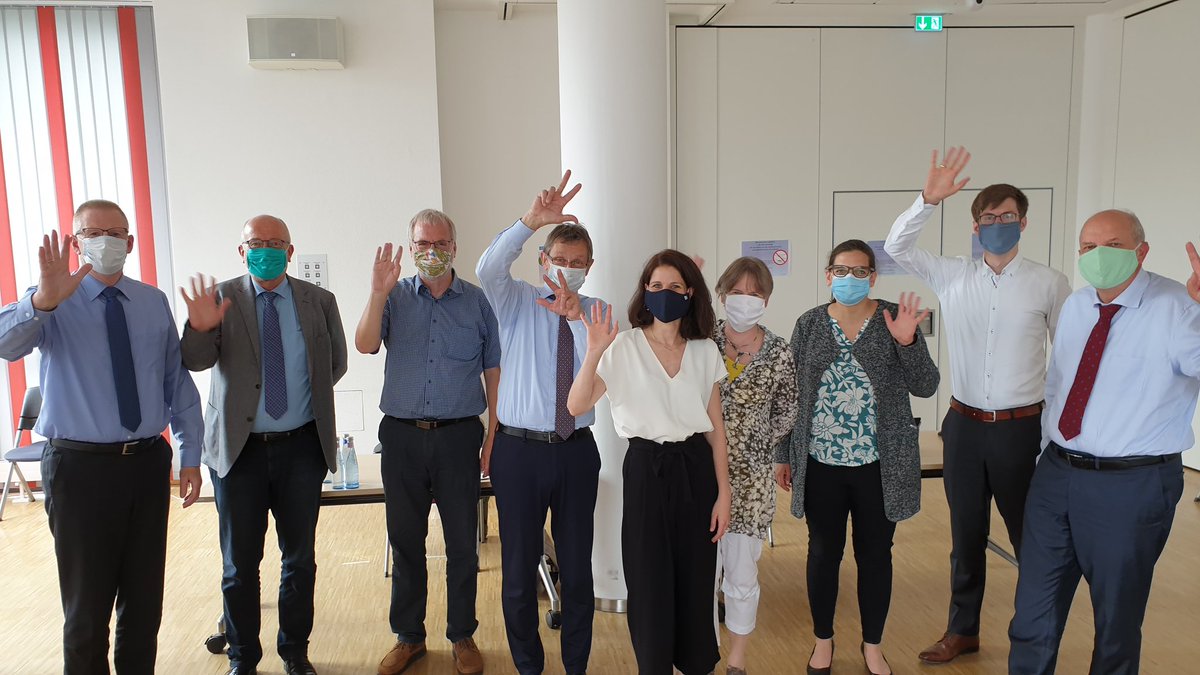 CiNW_Lahrmann's tweet photo. #Caritas NRW Direktor*innenkonferenz erstmals ohne @SabineDepew . ❤licher Abschiedsgruß + Dank für gem. Arbeit. Alles Gute! https://t.co/qWZDq7HW7q