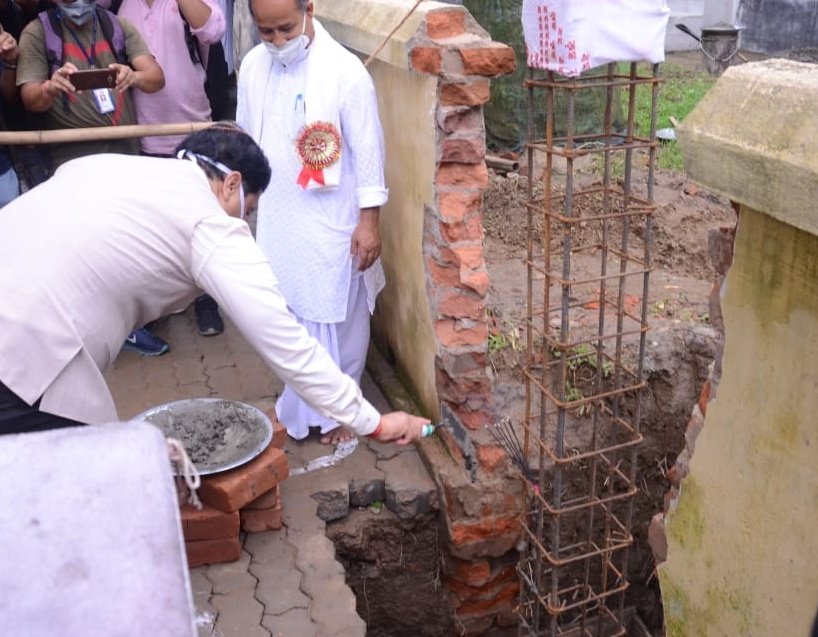 sarbanandsonwal's tweet photo. Established in 1588, Sri Sri Bar Vishnu Atar Than, Chamaria Satra at Chamaria, Kamrup is the one of the oldest satras in Assam. 

Visited the Satra and offered my respects to the Gurujona. Also laid the foundation stone for construction of a boundary wall of the Satra. https://t.co/mxI8bcN7jV