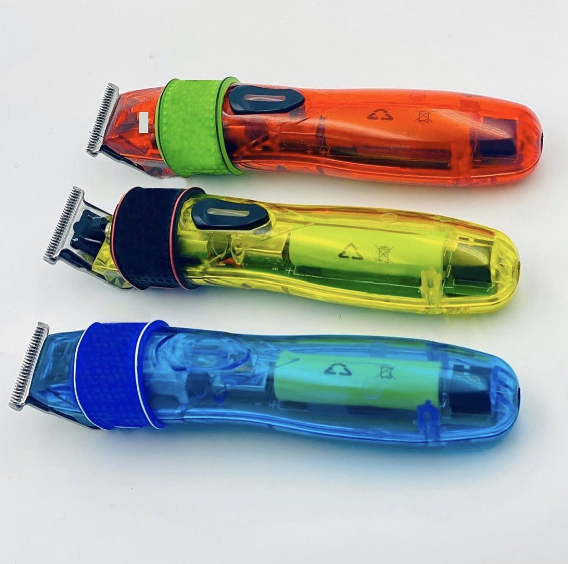 ClipperCustom's tweet image. What color? 🤔 🎨
•Carcasas Andis SlimLine Pro Li
🔥🔥🔥18,50€🔥🔥🔥
🚚🌎 Envíos a toda Europa
•¡Personaliza tus máquinas #Wahl y #Andis y dales un toque diferente!🔝🔝🔝
•¡Accesorios y herramientas para barbería!💈💈💈
⤵️¡Haz tu pedido aquí!⤵️
📲 hairbeautyfactory.com