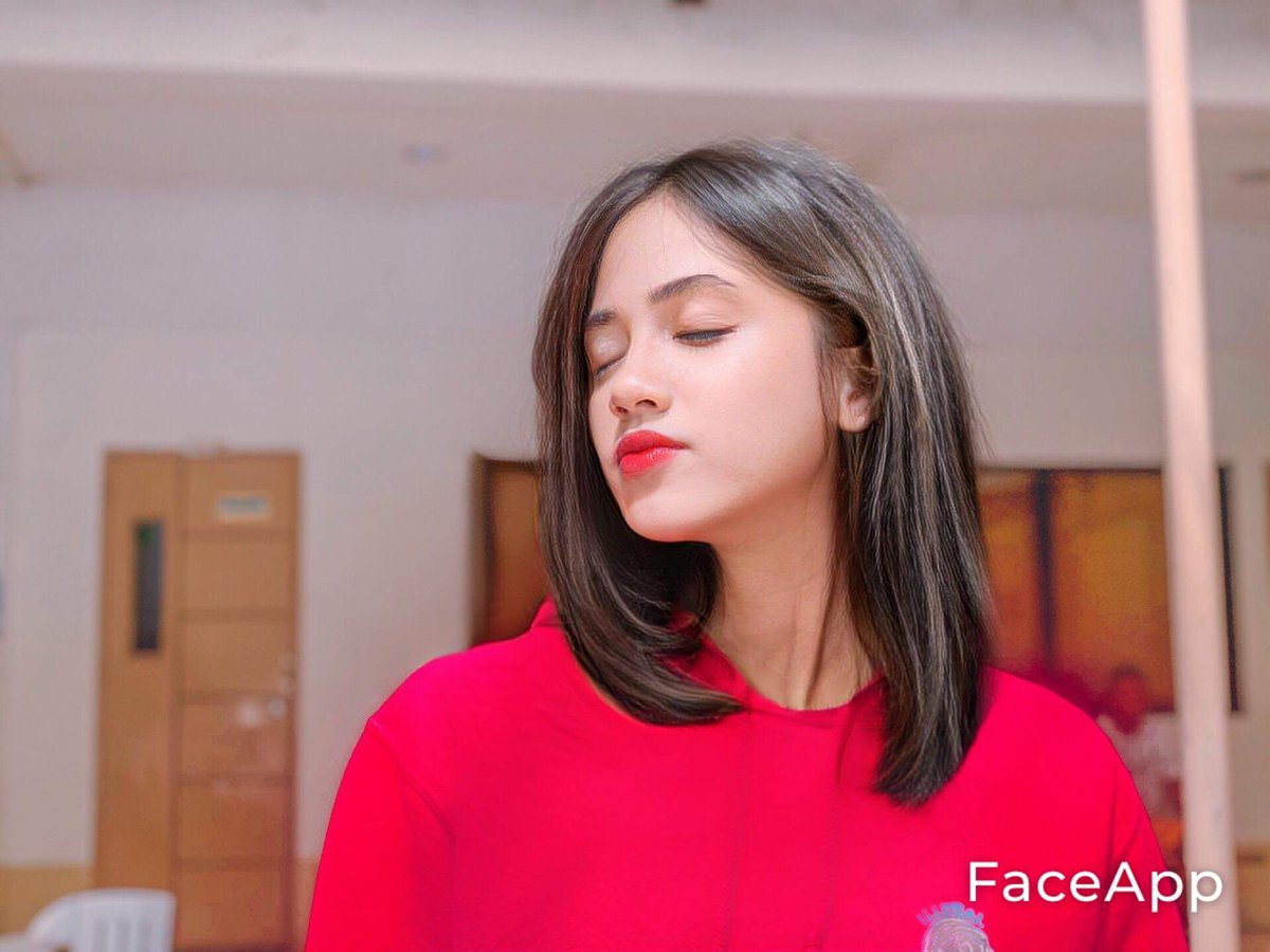 Kakath_'s tweet photo. Tanginaaaa gurl 🤐palit na tayo puke HAHAHAHAHA https://t.co/iKYoJYANDe