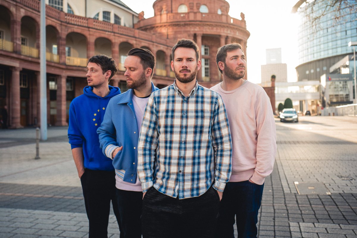 get2card's tweet image. #Revolverheld get2Card Last Minute Aktion! Wer heute noch zu viert ins Auto Kino Berlin zum Konzert von Revolverheld möchte! Bei der get2Card gibt es ein Special Angebot! get2card.de/angebot/previe…
#Autokino #Konzert #get2Card   Foto: Tim Kramer