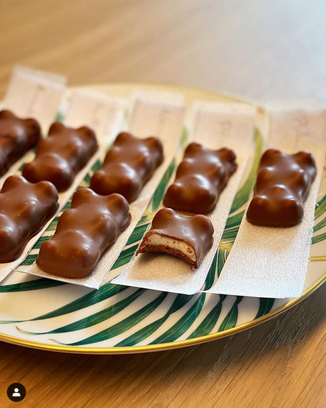 cyril_lignac's tweet image. Dégustation des nouveaux oursons... #surprise #soon #chocolate #GourmandCroquant