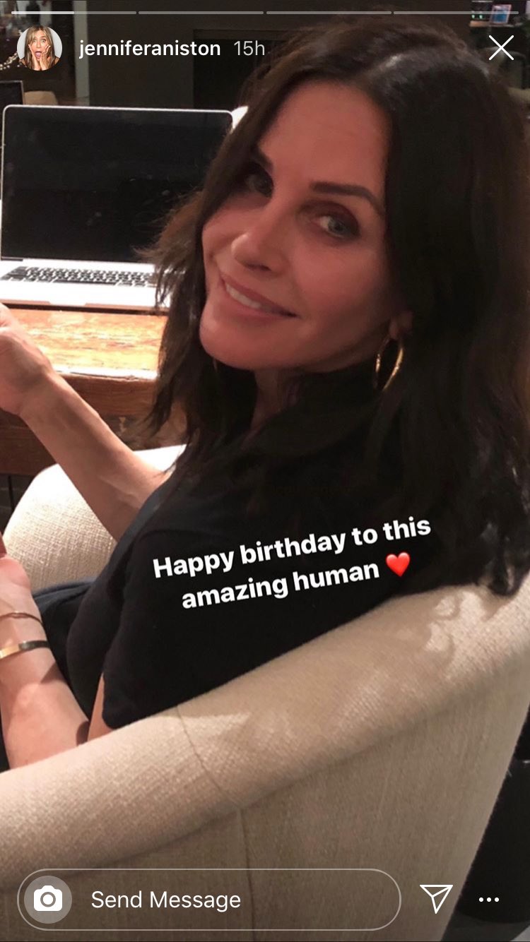Jen greets Court on Ig   Happy birthday, Courteney Cox 