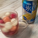 氷結×アイスの実で作る魅惑のカクテル？!「大人のフルーツポンチ」を是非この夏に!