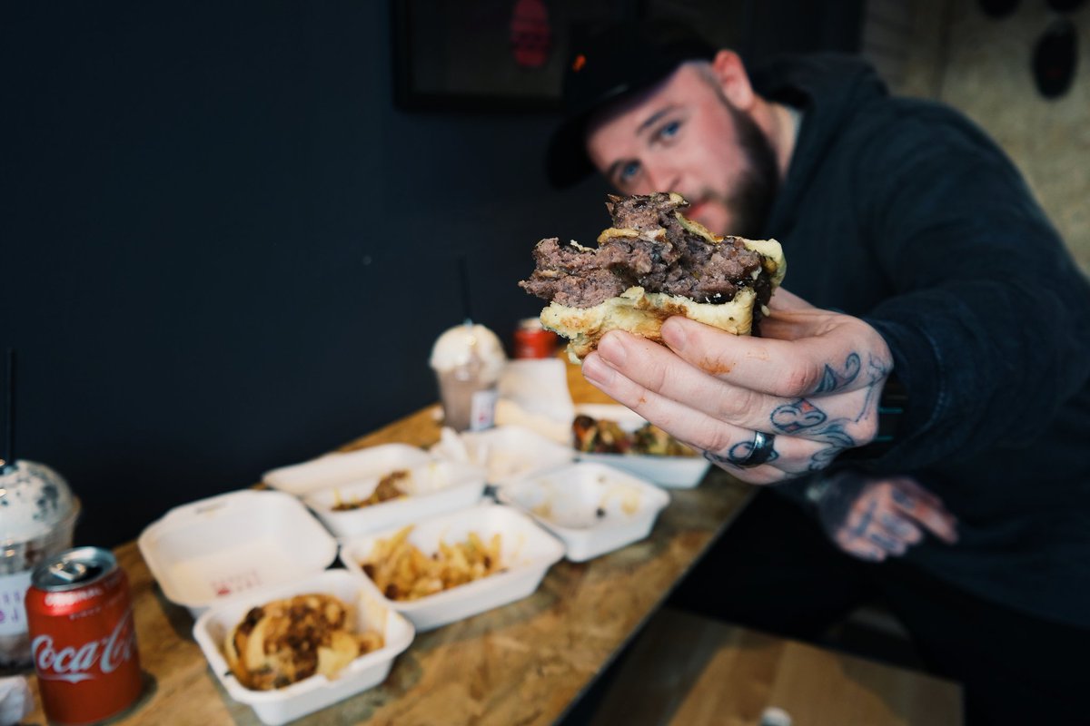 Everyone go check out <a href="/BurgerJoe5/">Burger Joe</a> they do some naughty! BURGERS! The best place I've been in a long long time! #burgers #wirral #Foodie #BURGEROORLOG #foodlover #feasts #fatboy