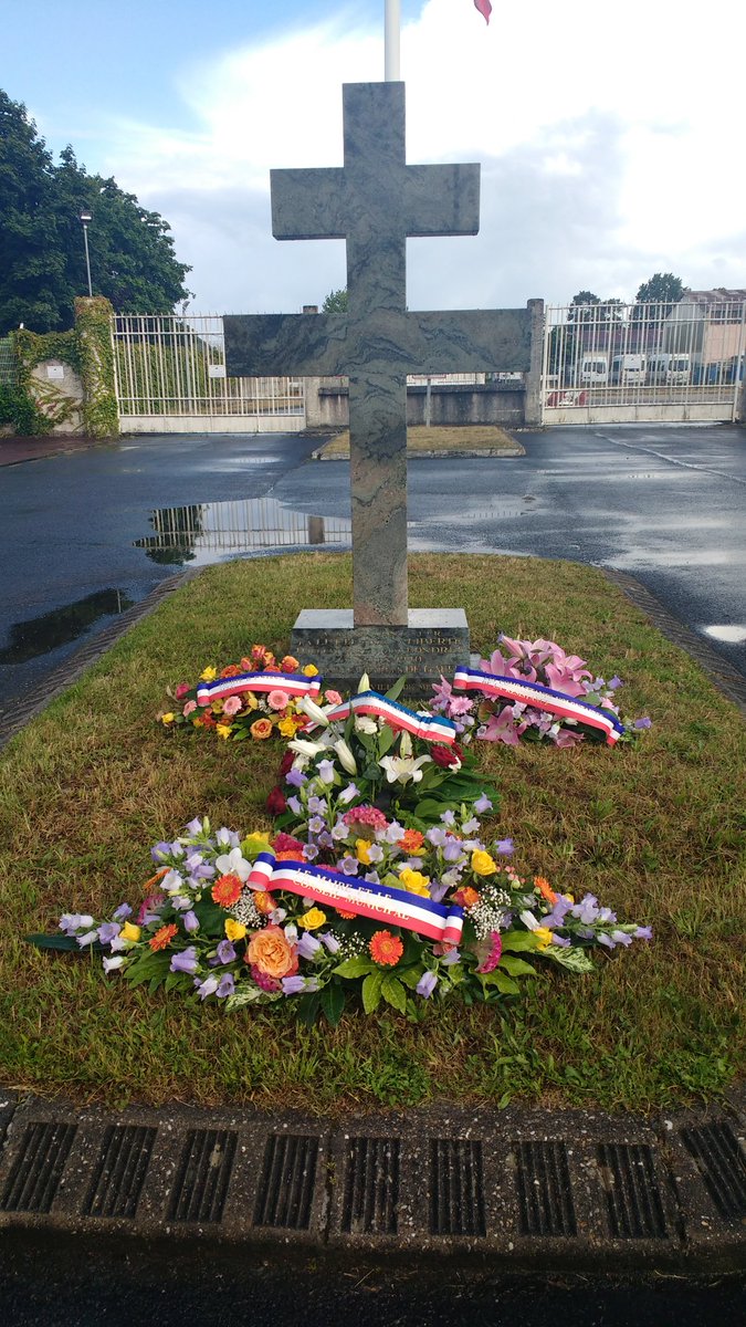 Cérémonie #commemoration envol général #DeGaulle pour Londres le 17 juin 1940 depuis #Merignac #appel18juin #devoirdememoire
