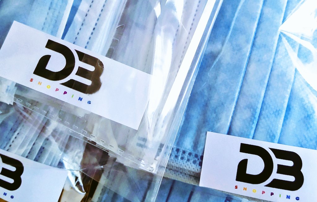 DiagonalBlvd's tweet photo. Recordeu que és obligatori accedir als establiments amb #mascareta de protecció. A #DiagonalBarcelona🛍 seguim repartint mascaretes de cortesia entre els establiments associats per tal que tothom pugui accedir-hi. @BCN_Comerc https://t.co/yNxCZhqLEm