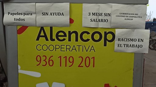 Alencop_'s tweet photo. Molt agraïts per tot el suport que estem rebent! La caixa de resistència segueix oberta. Ens ajudeu a difondre?

Moltes gràcies! ✊🏿✊🏿✊🏿 #Diarama #Dimbara #Jërëjëf  #Akiba

 #ESS #treballdigne #IrregularitatSobrevinguda  #BlackLivesMatter 
https://t.co/SMewF94lDW https://t.co/AggqX0TtTV