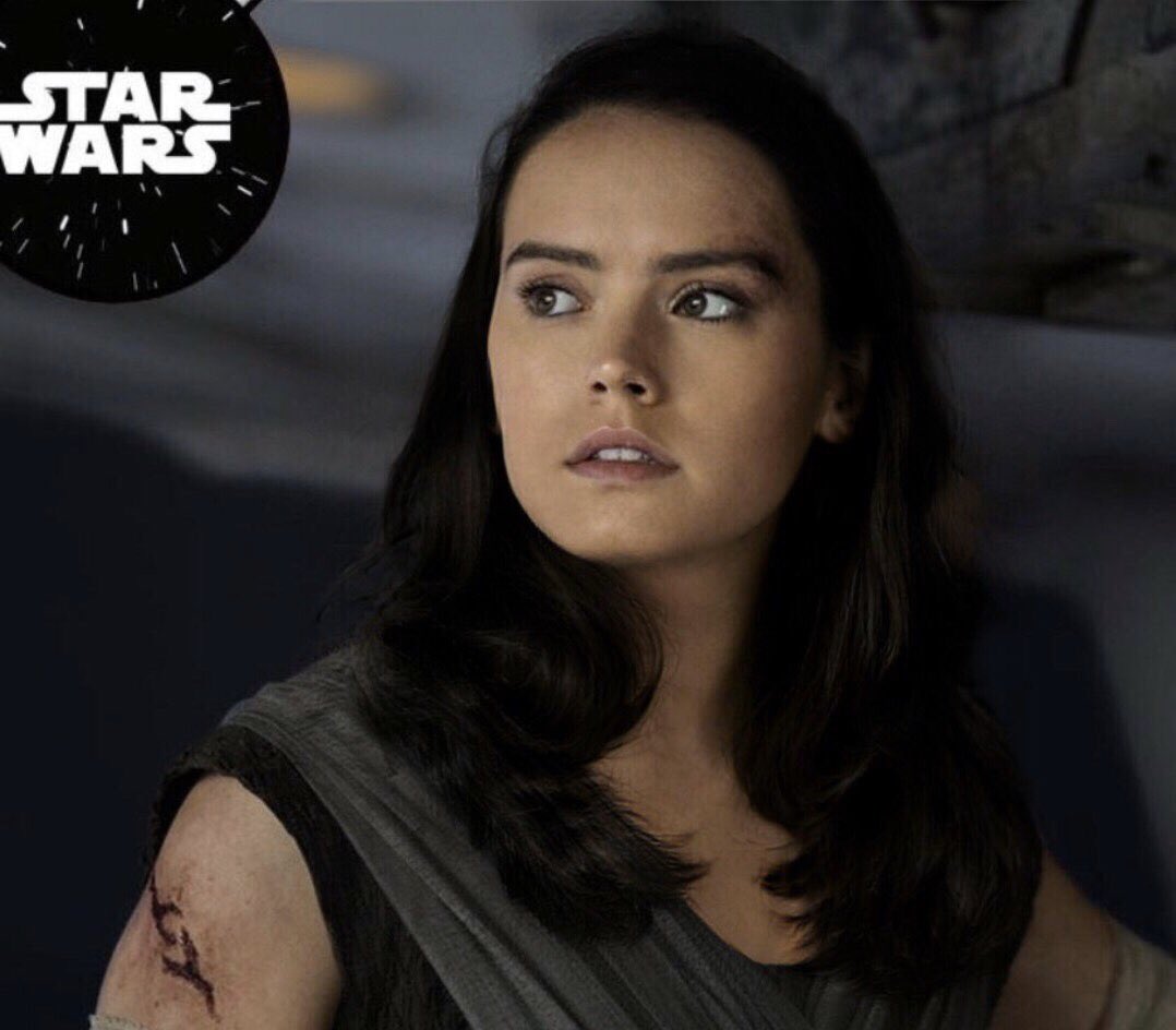 marg 🐳 in heaven on Twitter: "LET HER STEP ON ME ADSLSGKFGTKTJSKDJSKSA  presenting long hair rey (tlj/tros): A THREAD (1/?)  https://t.co/8HnC6ZFph6" / Twitter
