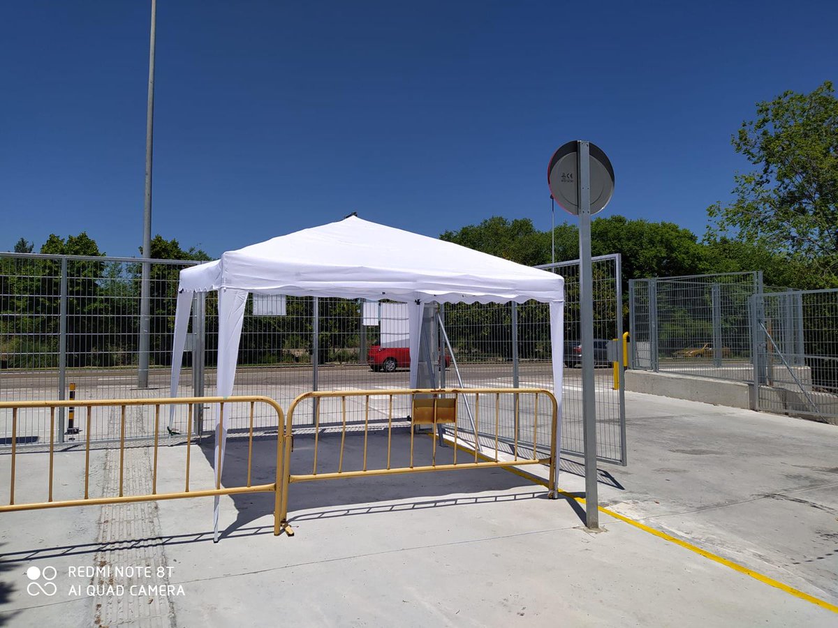 Alcala_Deporte's tweet photo. #destacadosdeportesalcala 
Continuamos con la recogida del @bancoalimadrid en las tres instalaciones deportivas de @oacdmalcala llevando casi 450Kg recogidos en los dos primeros fines de semana de Junio.
¡Estamos hasta el 30 de junio!
G R A C I A S
@AytoAlcalaH 
#AlcalaEsdeporte https://t.co/wyOcfrbfWN