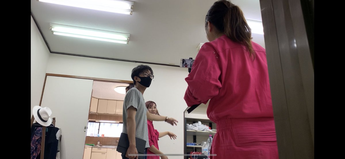 iwabuse's tweet photo. 今日は現場監修とyoutubeコラボのご依頼でDIY女子部さん、チキチキバンバンさんとご一緒しました!
みんな可愛くてモノづくりを楽しんでいてとても刺激になりました!#youtube #DIY女子部 #チキチキバンバン #sopdesign https://t.co/y28VBXoCj7