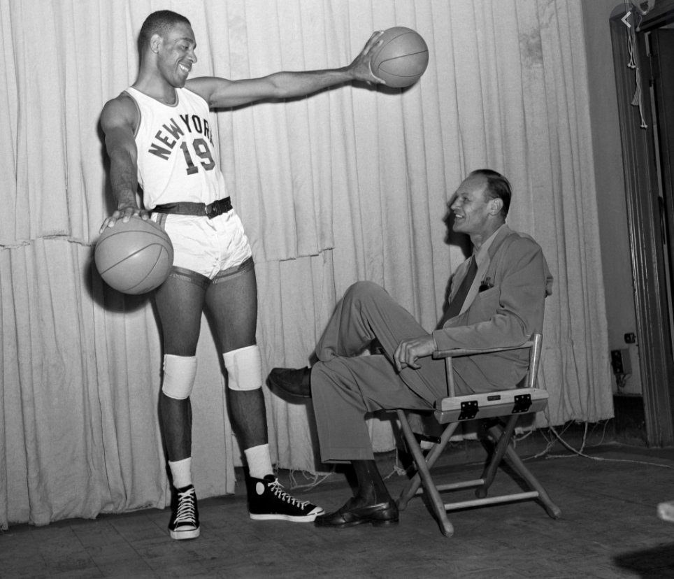 1955'e gelindiğinde ligde yer almış toplam siyah oyuncu sayısı 18'e çıksa da takımlar ağırlıklı olarak beyazlardan oluşmaya devam ediyordu. Resmi olarak olmasa da takımlarda yer alacak siyah oyuncu sayısı kotaya bağlanmıştı.