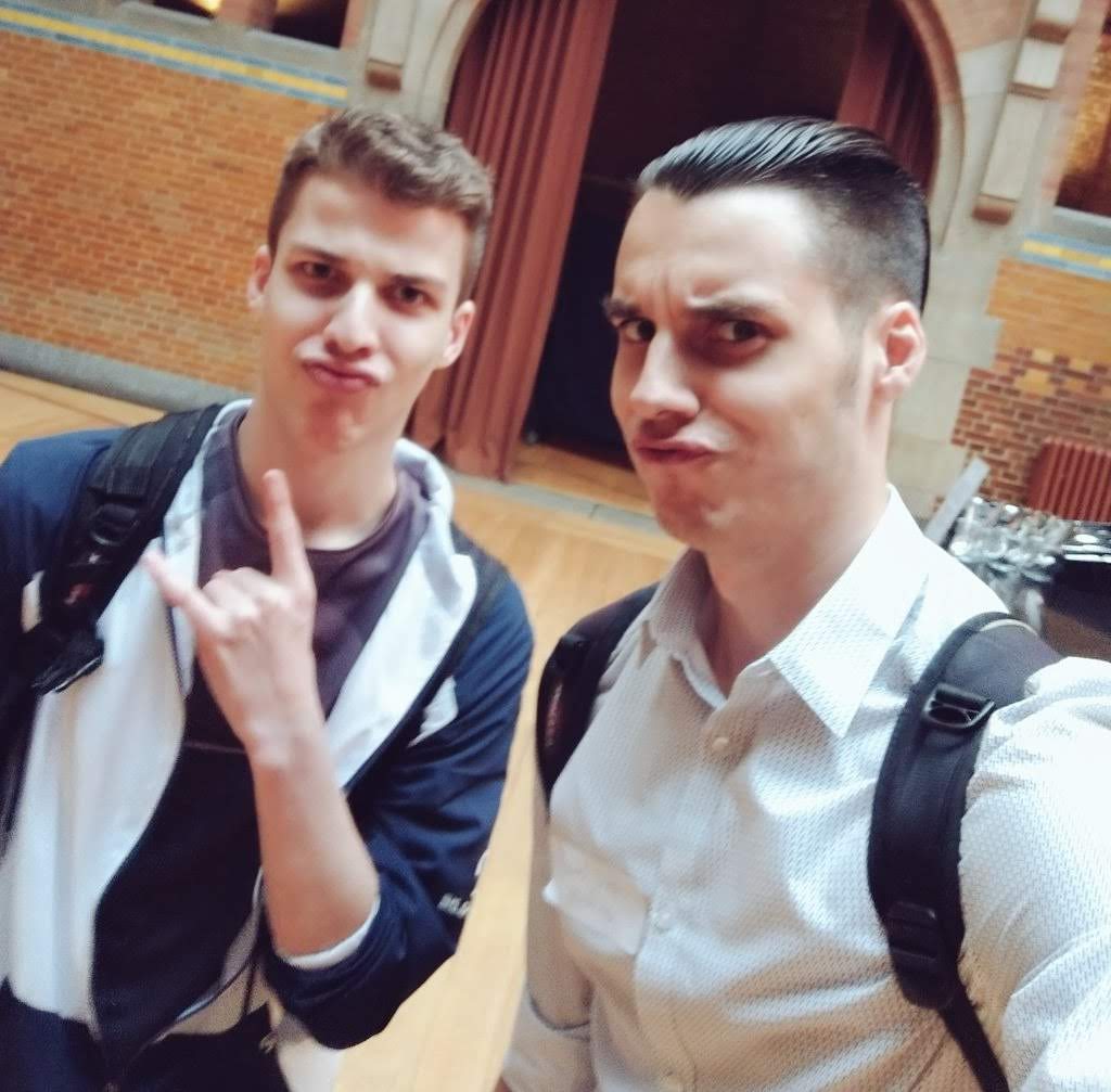 mthjaCR's tweet photo. @ExperienzeGG Still fake one like in Amsterdam haha https://t.co/Y79DORi3MW