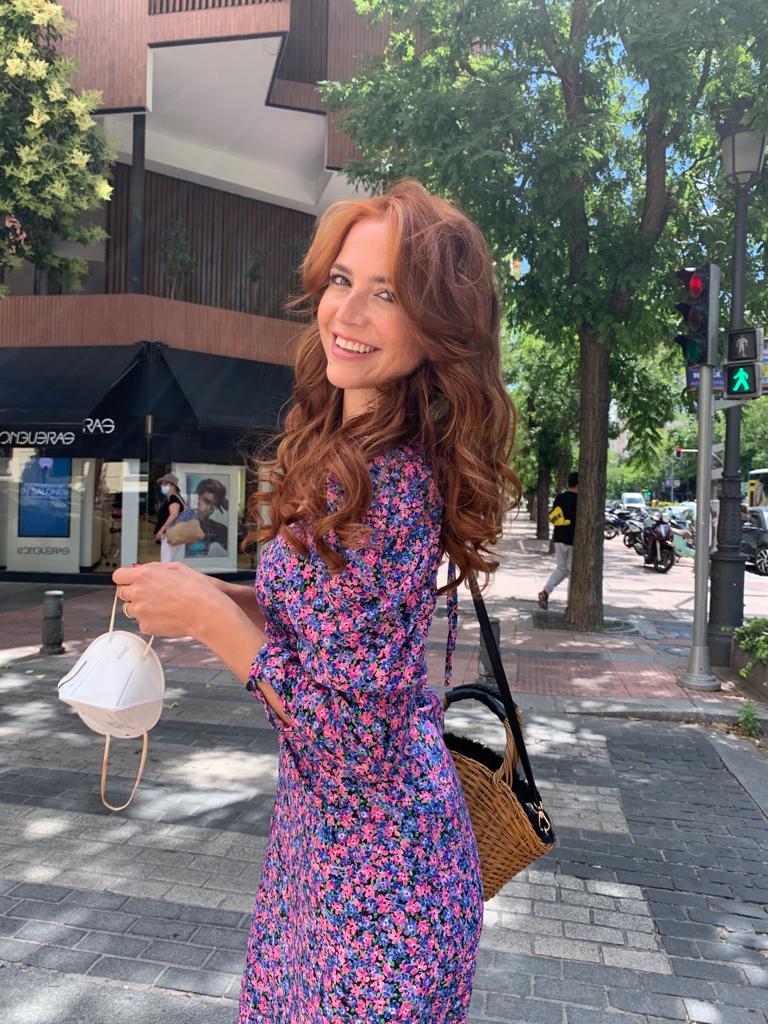 cristinalarcon8's tweet photo. Loca de contenta con mi nuevo look 🥕🥕🥕 Gracias a mis @albertocerdan_ac y @alvaro_lauroba  . Siempre confío en ellos y nunca me defraudan!! 
Por cierto a mi #Babypaco le ha encantado! Se ha puesto a chillar de ilusión!! Jajaja https://t.co/hNqUiIVONK