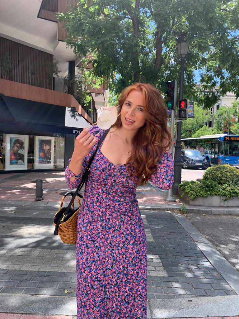 cristinalarcon8's tweet photo. Loca de contenta con mi nuevo look 🥕🥕🥕 Gracias a mis @albertocerdan_ac y @alvaro_lauroba  . Siempre confío en ellos y nunca me defraudan!! 
Por cierto a mi #Babypaco le ha encantado! Se ha puesto a chillar de ilusión!! Jajaja https://t.co/hNqUiIVONK