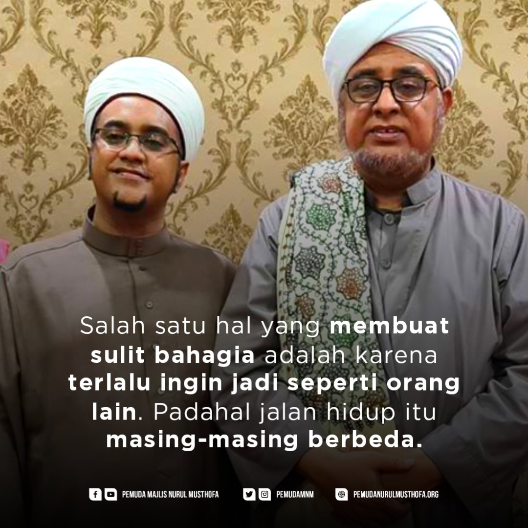 Pantes aja kamu gak pernah bahagia. Karena patokan kebahagiaanmu seperti kebahagiaan orang lain. Padahal kamu tau, setiap orang punya bahagianya masing-masing 🙂