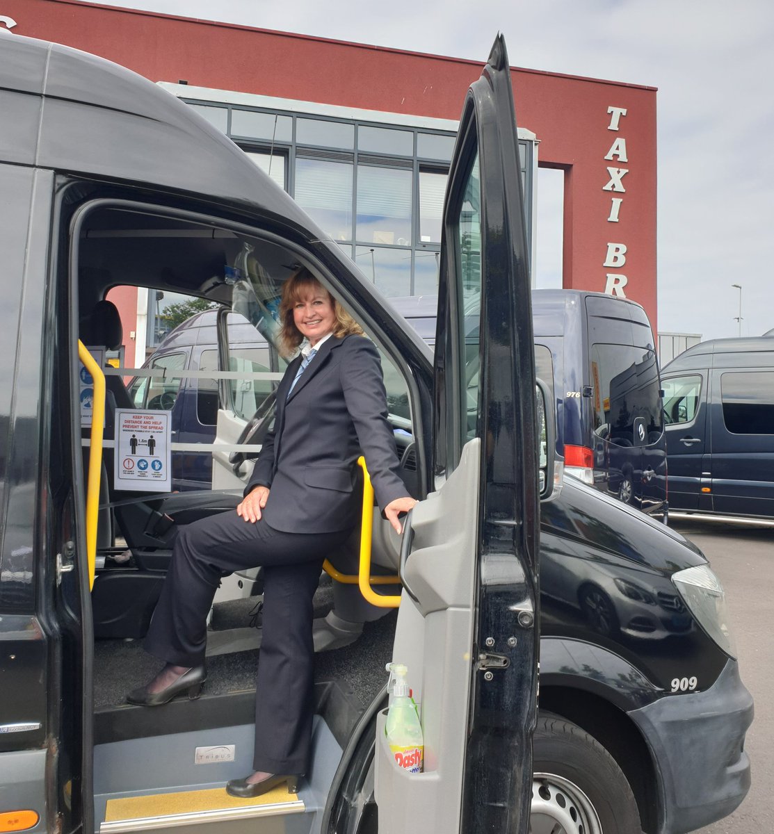 Voor een veilig vervoer van grote en kleine groepen bent u bij Taxi Brouwer aan het juiste adres. 

Veilig op weg naar.... zegt u het maar. . . .
.
.
.
#Taxibrouwer #staysafe #waarmogenwijunaartoebrengen?