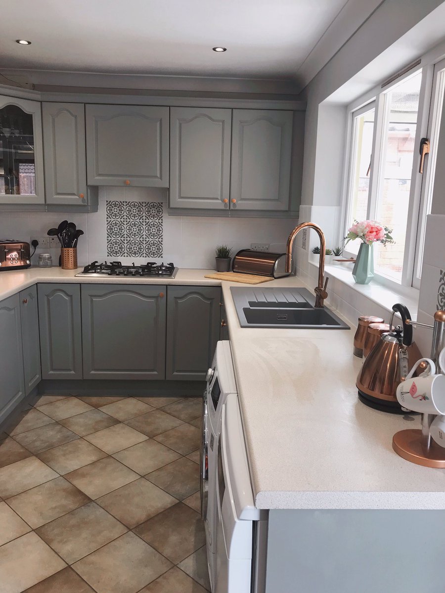MisVioletBright's tweet photo. Before and after transformation 
SWIPE>>>>>
Shielding+kitchen+pot of paint = this loving our kitchen all done by me. Daughter &amp; I will keep on dancing here #makeover #kitchen #diy #beforeandafter #decorating #kitchenmakeover #painting #home #homedesign #newkitchen #frenchicpaint https://t.co/wYRwMSvybl