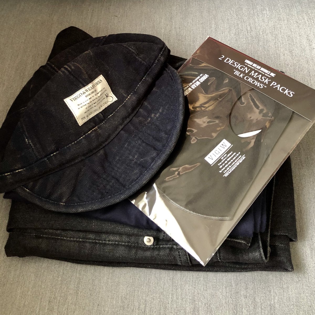 dxaxixjxu's tweet photo. 小学校からの友達がいや先輩(笑)がカッケーマスクと服を送ってくれた!嬉しいな〜ありがてぇな。俺に着こなす事が出来るかな(笑)早速これ着て二郎を食べに行きました(笑)ハッシュタグはあえてこれだけにしとこう。#bentroot https://t.co/FV0A4PS3CY