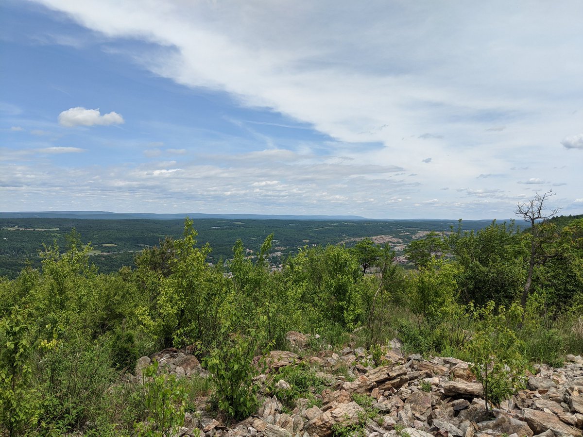CharlieJG78's tweet photo. Some views from the top of the Appalachian Trail at the Lehigh Gap, Pennsylvania. Have a great day everyone!! #appalachiantrail #lehighgap #lehighvalleypa #outdoorphotography #hike #explore https://t.co/0oqwDkpQFw