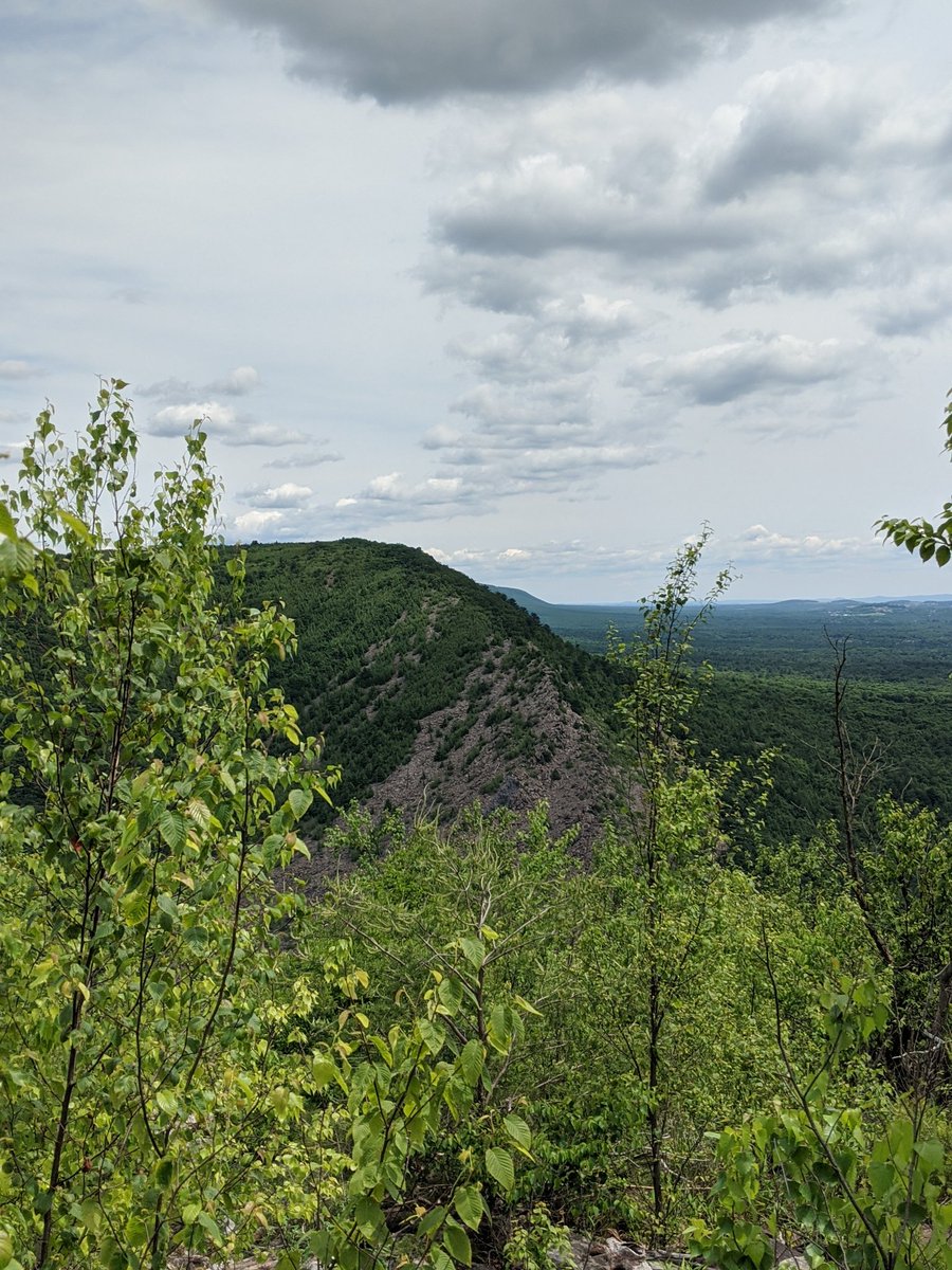 CharlieJG78's tweet photo. Some views from the top of the Appalachian Trail at the Lehigh Gap, Pennsylvania. Have a great day everyone!! #appalachiantrail #lehighgap #lehighvalleypa #outdoorphotography #hike #explore https://t.co/0oqwDkpQFw