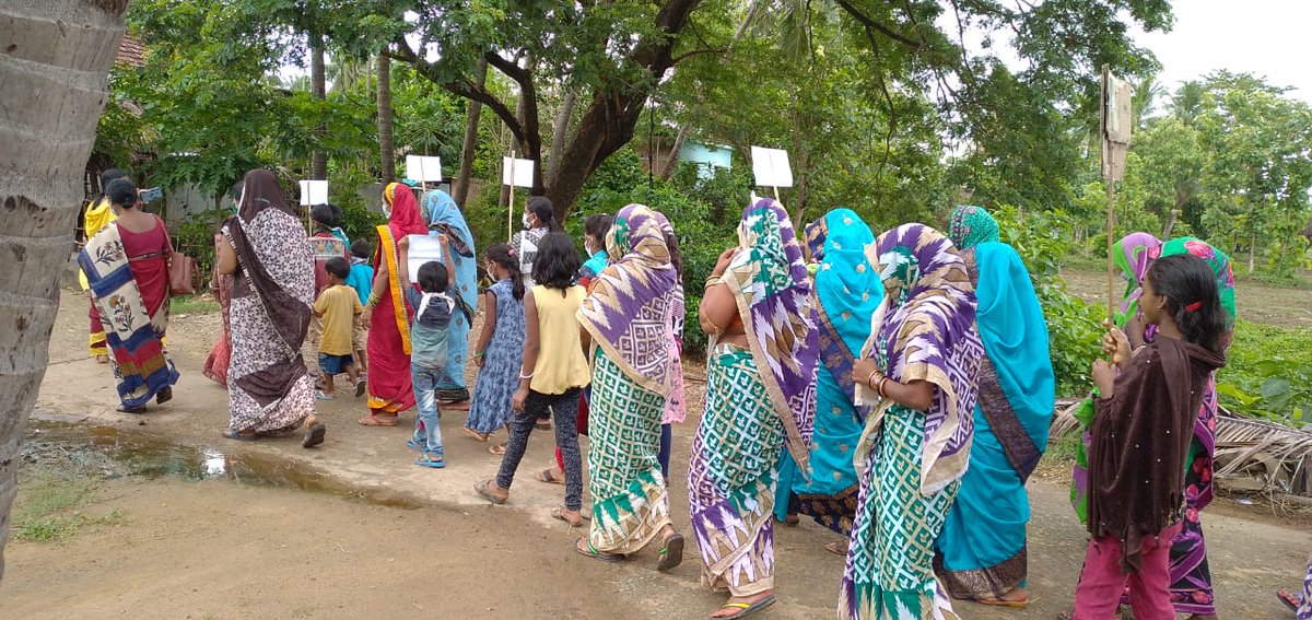 ManoramaReddy4's tweet photo. Village level awareness program by WSHG members and Youth volunteers for COVID-19 under AMA SWASTYA, AMA DAITYA  @WCDOdisha @Ganjam_Admin https://t.co/i5i0HvirB3
