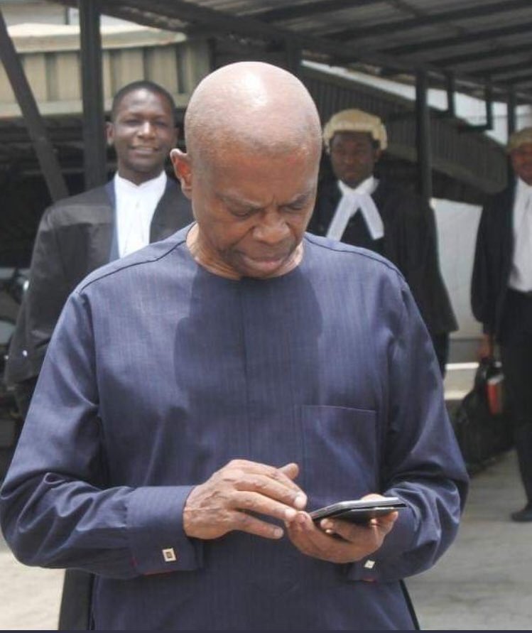 My trading screen freezes, refreshes and reflects 0.00 all over. Zero positions showing. I’m in denial now...I reset my phone. Log out of my account and log in again. Still all 0.00...Shock sets in now 