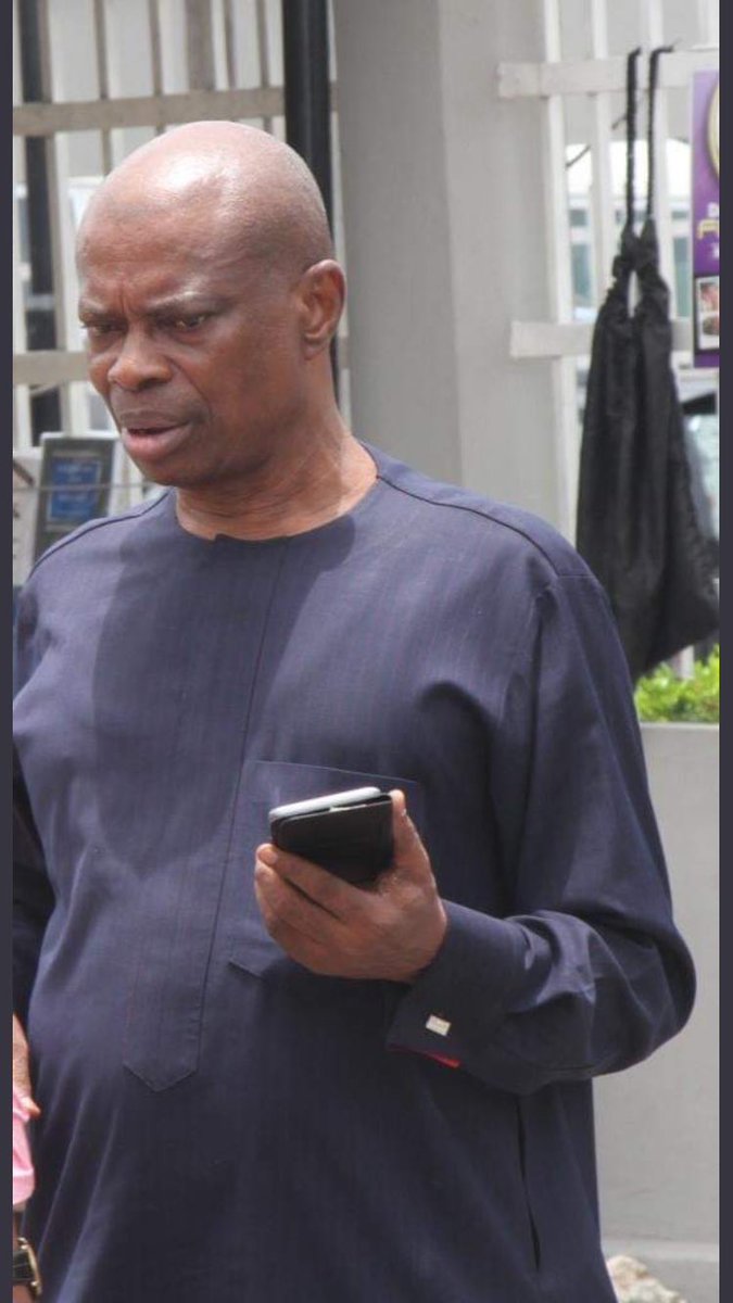 My trading screen freezes, refreshes and reflects 0.00 all over. Zero positions showing. I’m in denial now...I reset my phone. Log out of my account and log in again. Still all 0.00...Shock sets in now 