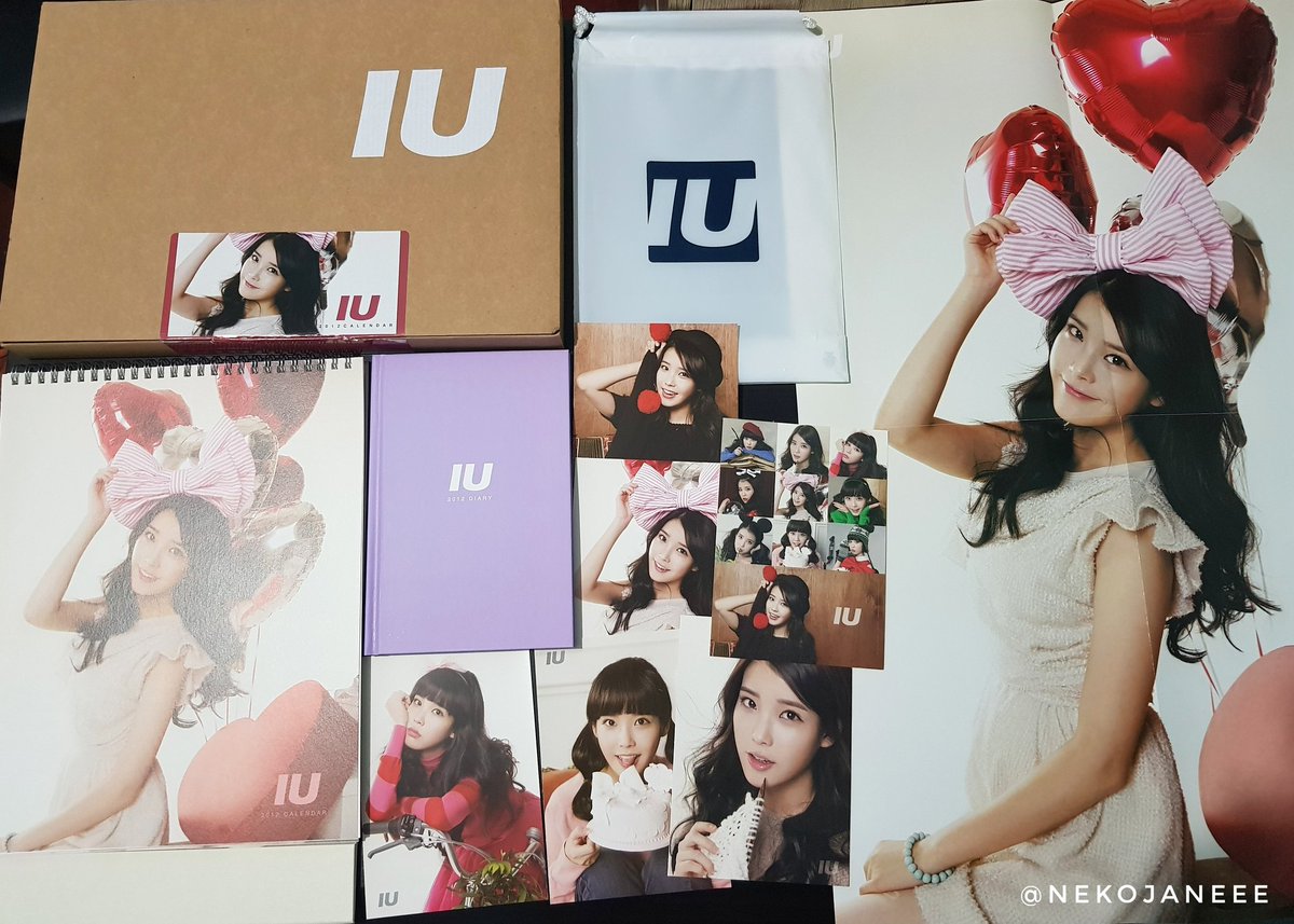 2012 SG. I saw this on the posted random pics of 2016 KCon. The next year, I attended 2017 KCon hoping it's still there. I don't know the name of the store so I look on all the stalls there and found it in the first stall near the entrance which I neglected at first. 