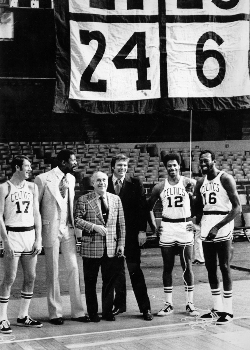 Ve Russell'ın forması bir avuç yakınının katıldığı seremoniyle tavana asılır. Tam 27 yıl sonra kötü anıları külle örtülmesi sayesinde Celtics, 1999'da 6 no'lu forma Garden'ın yerine inşa edilen FleetCenter'ın tavanına bu kez taraftarların önünde düzenlediği törenle asacaktır.