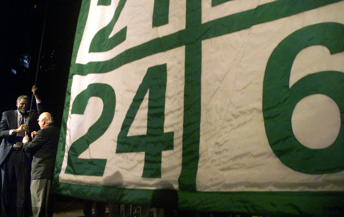 Ve Russell'ın forması bir avuç yakınının katıldığı seremoniyle tavana asılır. Tam 27 yıl sonra kötü anıları külle örtülmesi sayesinde Celtics, 1999'da 6 no'lu forma Garden'ın yerine inşa edilen FleetCenter'ın tavanına bu kez taraftarların önünde düzenlediği törenle asacaktır.