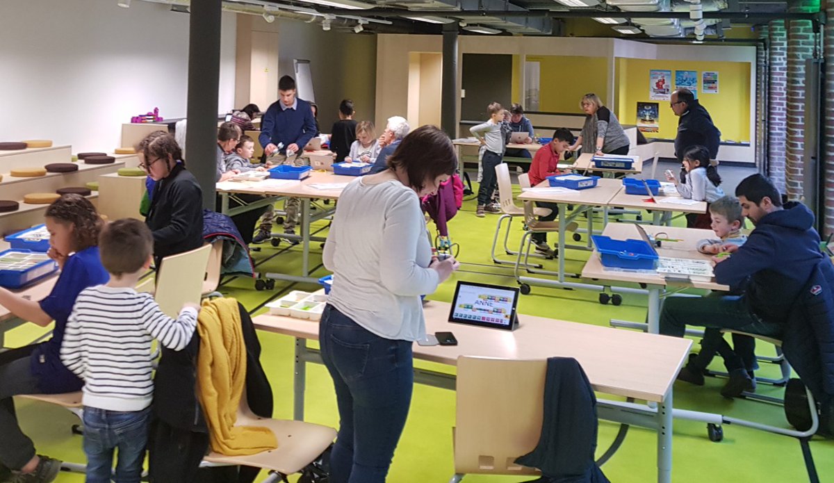 euratechkids's tweet photo. Hey 👋!!!
Après 3 mois, EuraTech'Kids vous annonce la bonne nouvelle. 🤩
 📢Réouverture des ateliers coding et robotique à partir du mercredi 24 juin au Learning District d'EuraTechnologies😄
 👉 https://t.co/YZfkZRdnbe
@euratechnologie 
@lillefrance 
@MEL_Lille 
@hautsdefrance https://t.co/eKzKOCaDzn