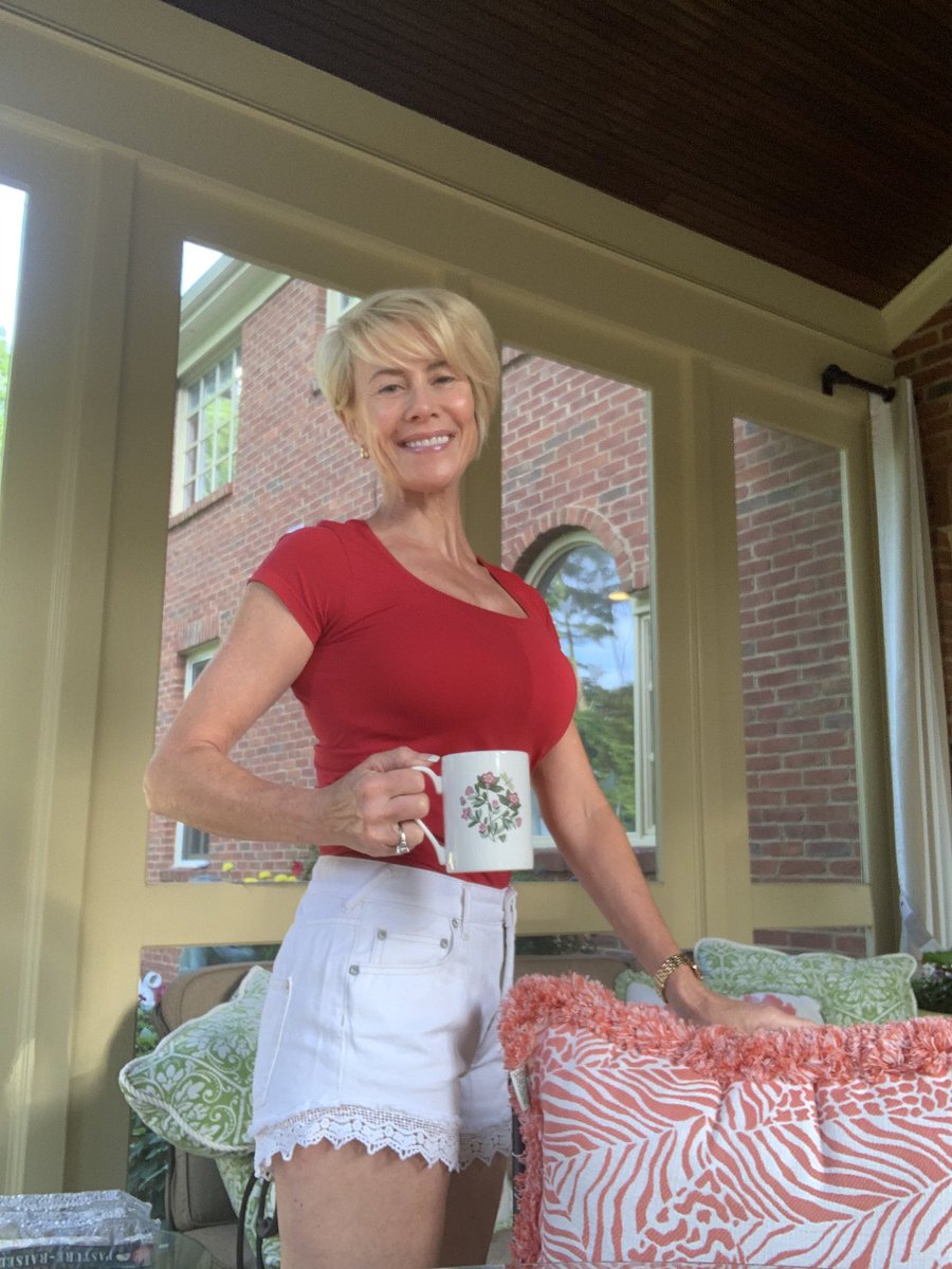 PaulaMaier3's tweet image. Why is it the first cup of coffee of the day tastes like ambrosia? 

#🤣 #java #coffee #breakfastcup #mornings #firstcup #happiness