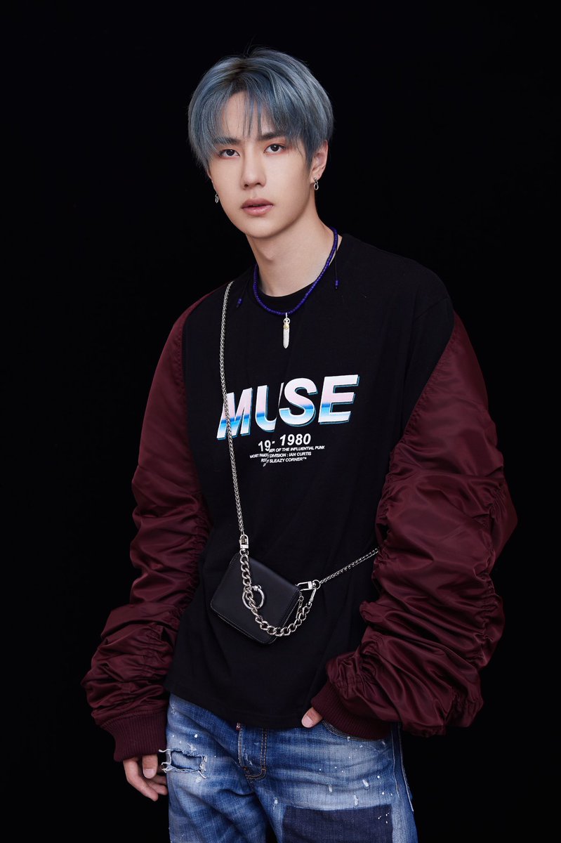 180609 Episode 8 [Look 1] – The Cutboard Standee