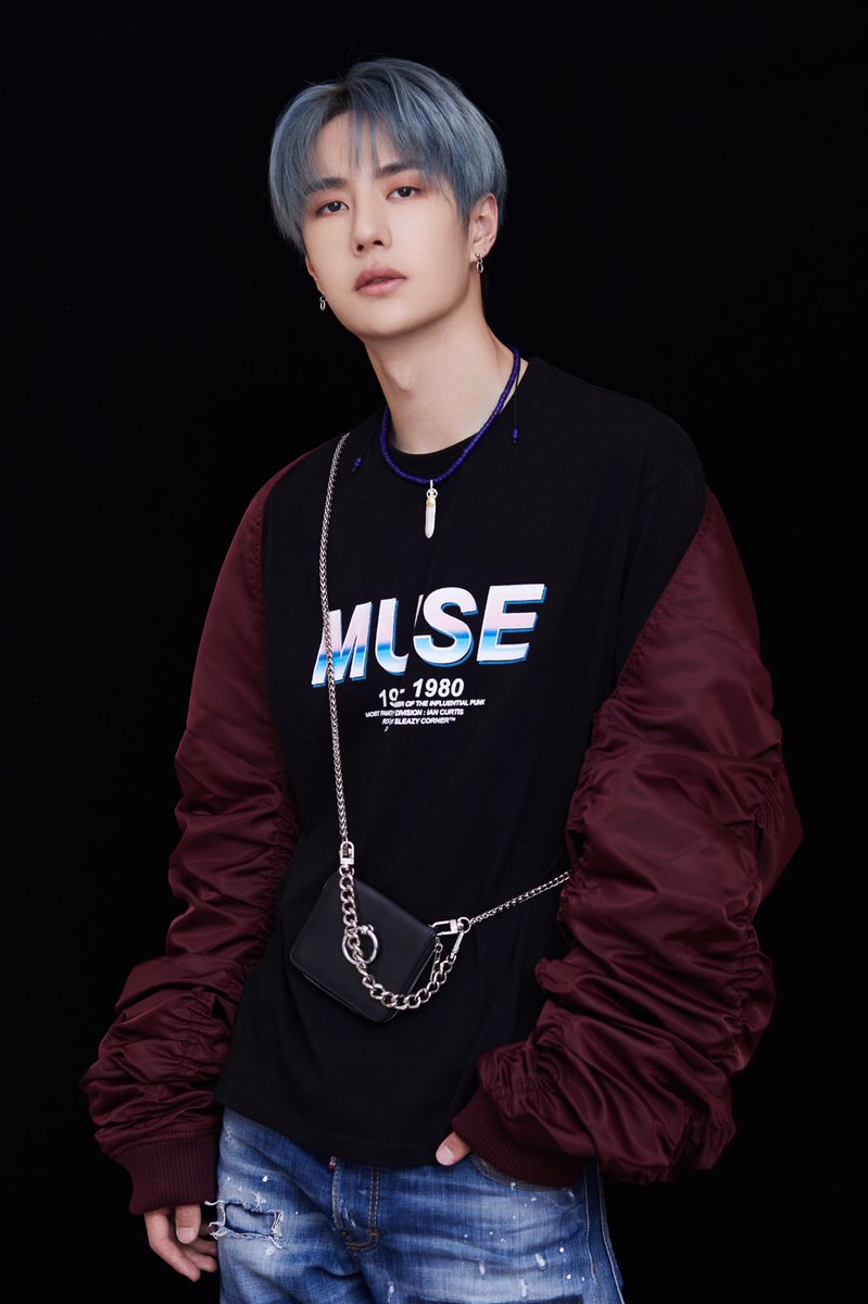 180609 Episode 8 [Look 1] – The Cutboard Standee