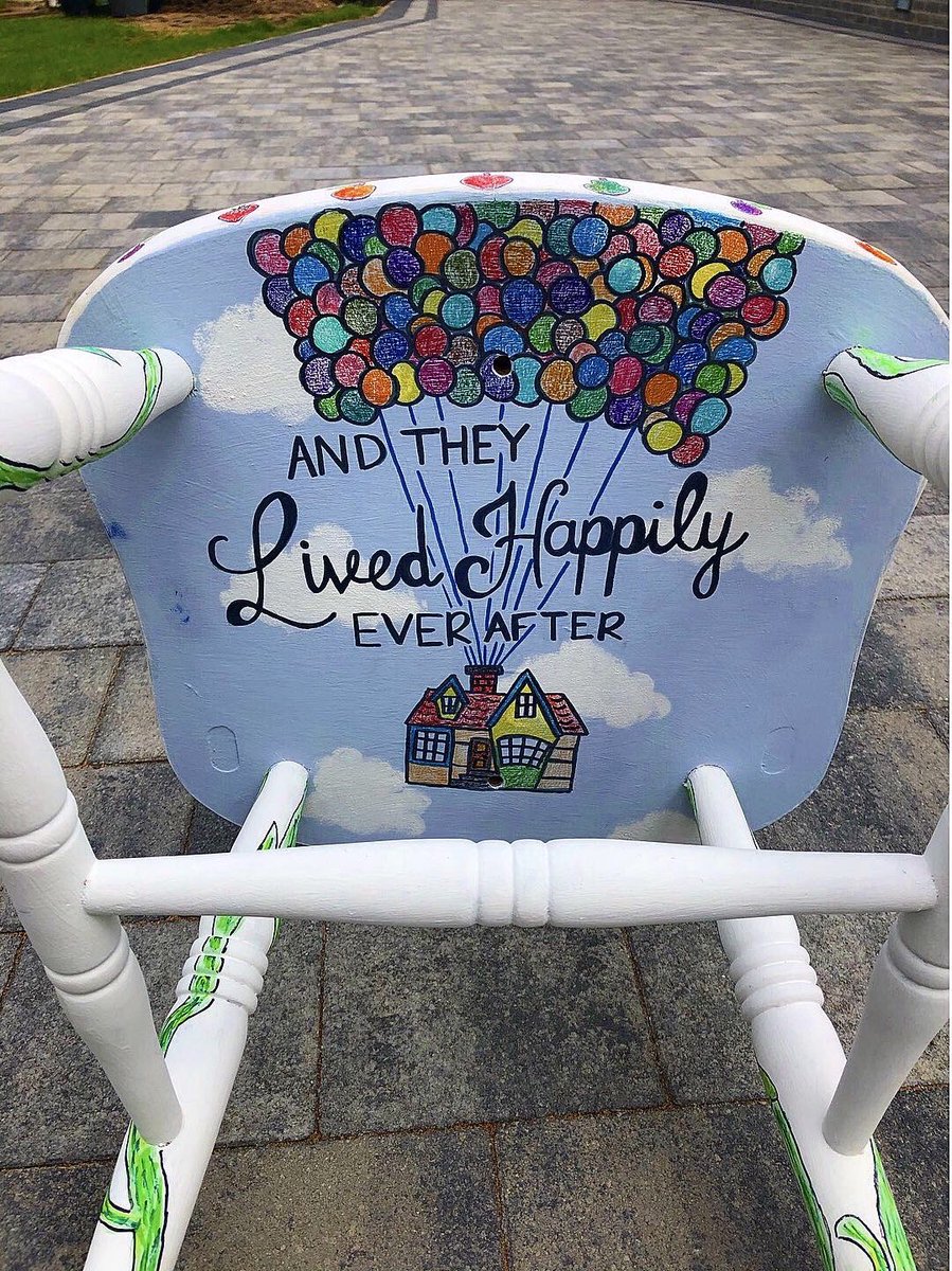 aliciaconnors3's tweet photo. My Story Telling Chair is finished😍 I’m in love with it and can’t wait to put it on my future classroom📚👩🏼‍🏫 Thankyou again @MissDavies_USW for this brilliant idea! https://t.co/Qf8CMOCf7Z