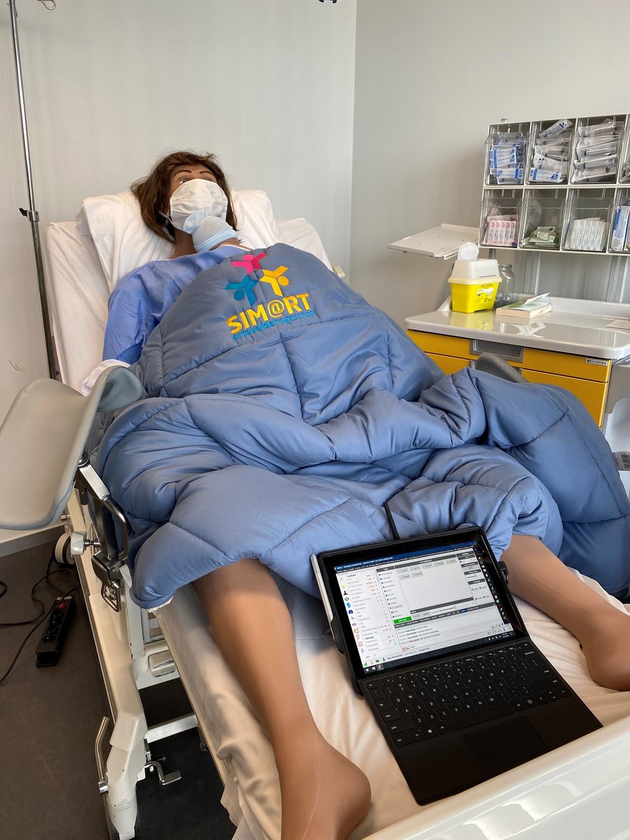 Meet our newest member of our family, Victoria, onze nieuwste hoogtechnologische bevallingspop.  Wij komen bij u langs met haar voor een teamtraining of u kan bij ons trainen in onze sim-verloskamer op <a href="/ArteveldehsGent/">Arteveldehogeschool</a>  Wij bieden prof. begeleiding ⌨️ann.decordier@arteveldehs.be