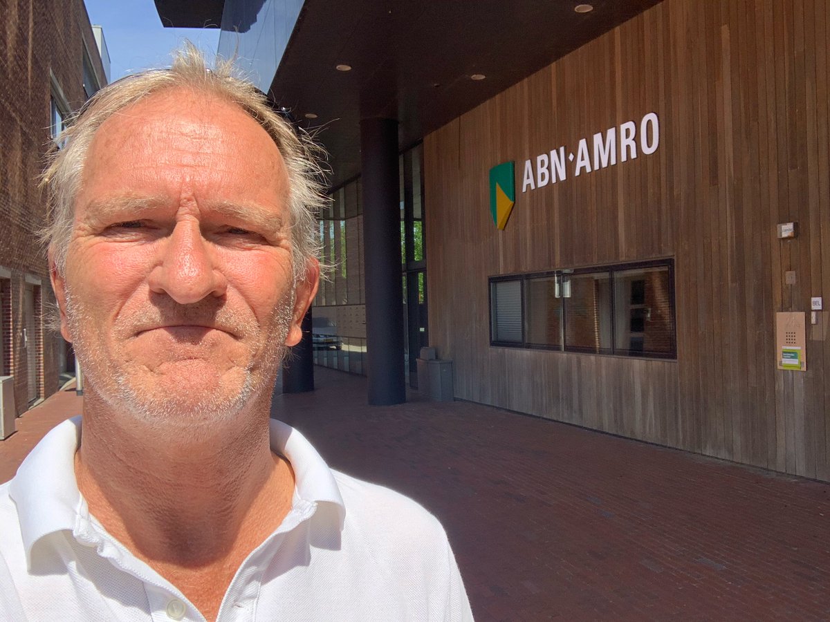 frankhoffmans's tweet photo. Sta je dan. Rekening open lukt niet via t web, telefonisch zeeeeer dienstverlenend te woord gestaan, lukte toch niet maar terugbellen zou hij zeker doen....... nee dus, toch maar ff langs....vriendelijke meneer geeft wachttijd van .... 15 min tot half uur. Gelukkig schijnt de zon https://t.co/5zqCdkuOMG