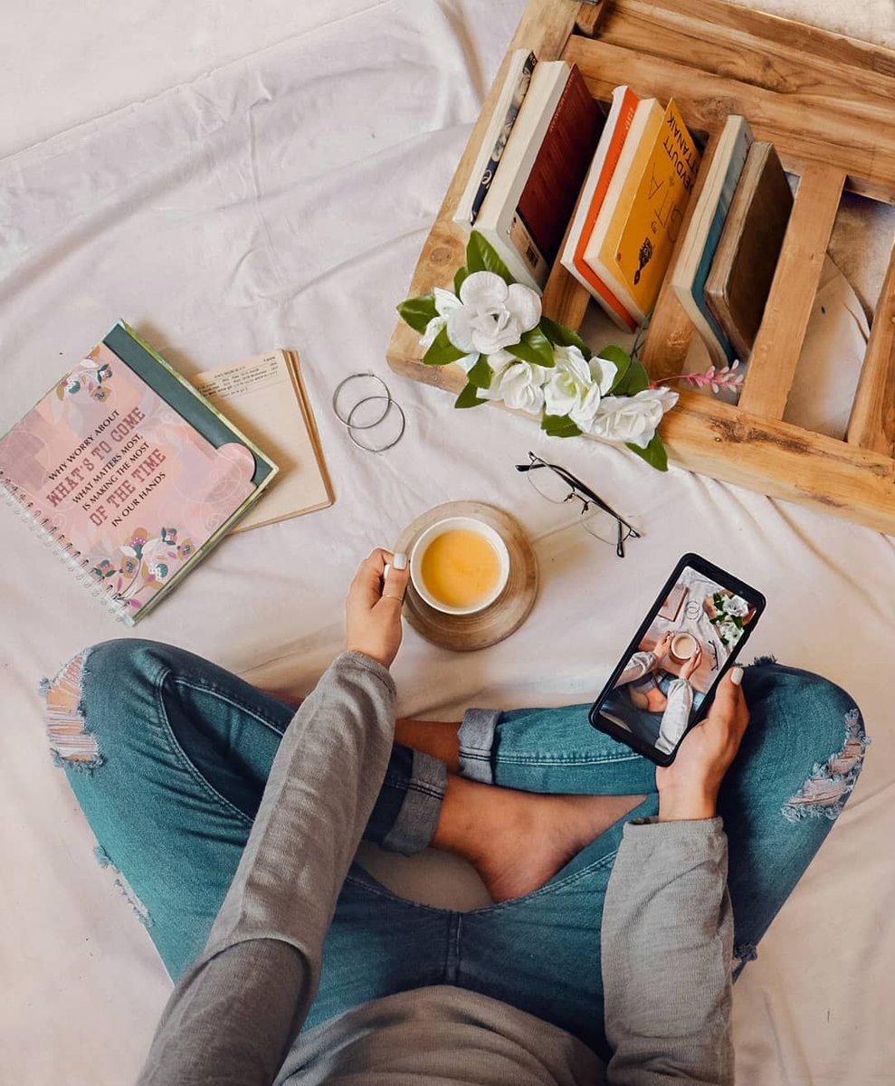 flatlayIndia's tweet photo. You have to break from the grind, clear your mind and enjoy some ME TIME | Featured @_yogii._

#mumbaiblogger #indianblogger #thehappyplace #nustaharamkhor #flatlayoftheday #flatlayforever #flatlaylove #slowlifestyle #instadaily #shareyourstory #localartist #supportlocal https://t.co/4fHNEPwhOq
