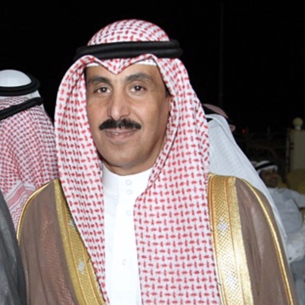 qwn1's tweet image. عندما أتحدث عن ذلك الرجل
ذي الملامح الرضيّة..
السمح، المحسن، الكريم، المضياف ..
الحنون، الرفيق
المنصف الذي لم يكن لمرة مستبد
هو أبي وصديقي وقدوتي وتاج راسي والجبل الذي استند عليه، هو السبب في كل ما أنا فيه من خير بعد فضل الله سبحانه
اللهم أدمه لنا وهو بعافيه💙
#يوم_الاب_العالمي