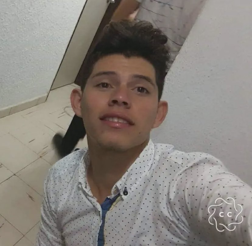 grindrtijuana tweet media