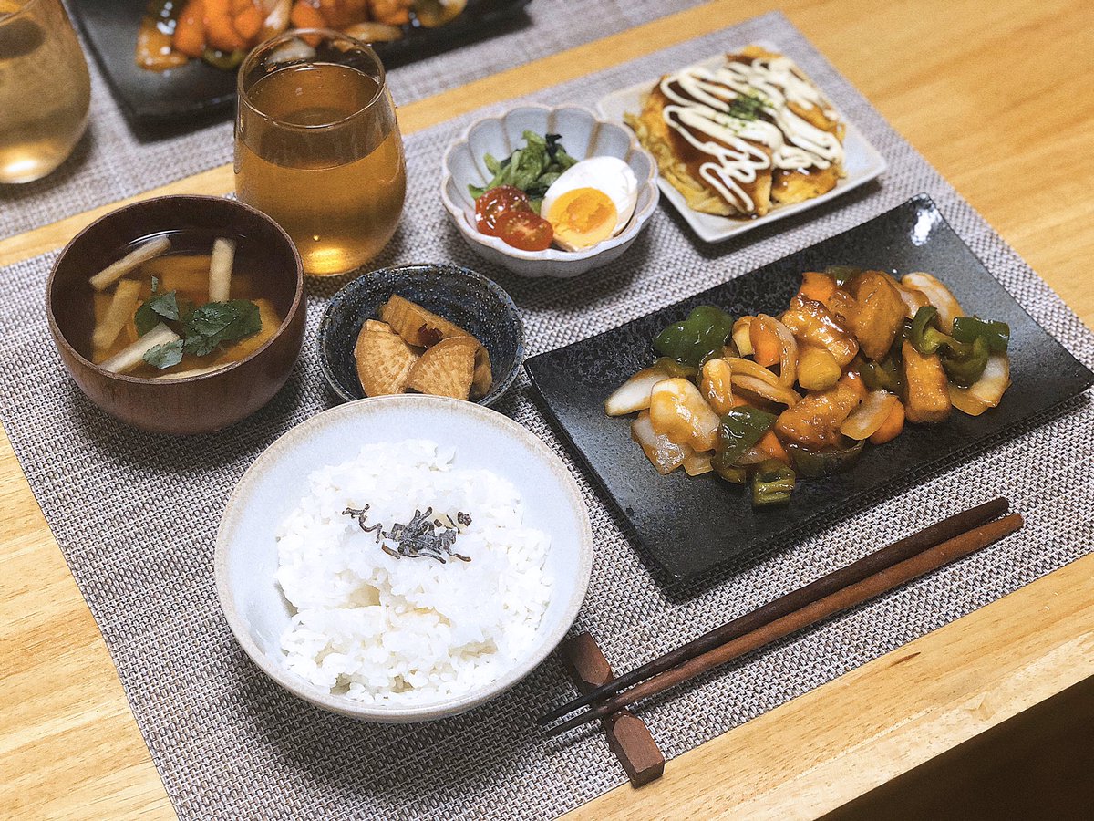 手取り15万夫の専業主婦が本気出した月食費1 5万円の食卓が豪勢 この品数は凄い 見た目の彩りもよい 他 Togetter 手取り15万夫の専業主婦が本気出した月食費1 5万円の食卓が豪勢 この品数は凄い 見た目の彩りもよい 他 Togetter