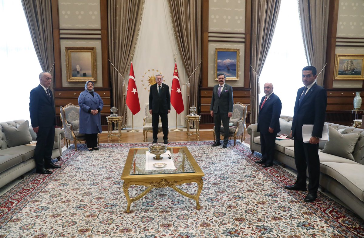 tcbestepe's tweet photo. Cumhurbaşkanı @RTErdogan, Aile, Çalışma ve Sosyal Hizmetler Bakanı Zehra Zümrüt Selçuk başkanlığındaki sendika konfederasyonları başkanlarından oluşan heyeti, Cumhurbaşkanlığı Külliyesinde kabul etti. https://t.co/GUpAdkC4gc